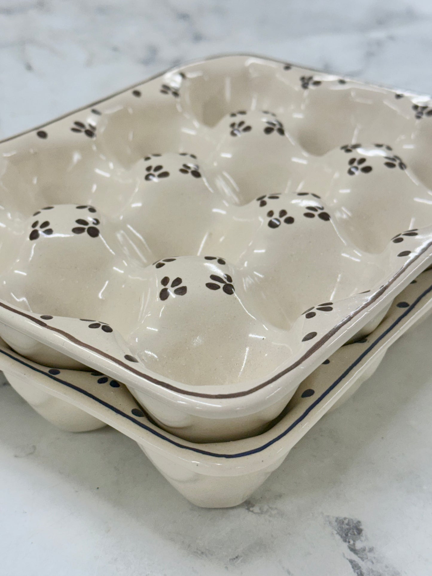Hand-painted Margot Egg Tray